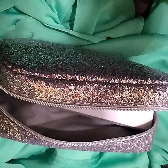 Makeup - Picture 1 of 6